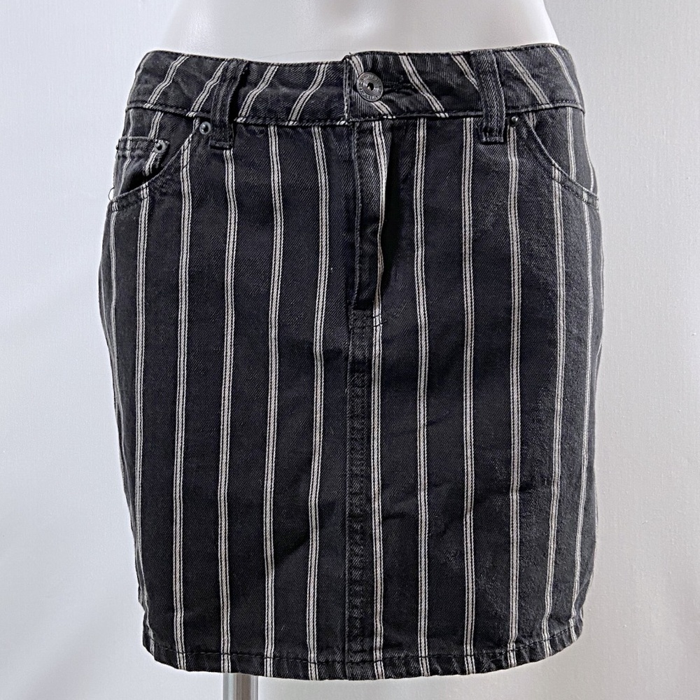 Vanilla Star Black Striped Mini Skirt Size 9 - 29